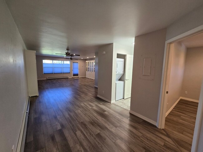 Building Photo - Remodeled Condo with Mountain Views