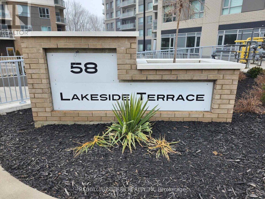 Primary Photo - 58-658 Lakeside Ter