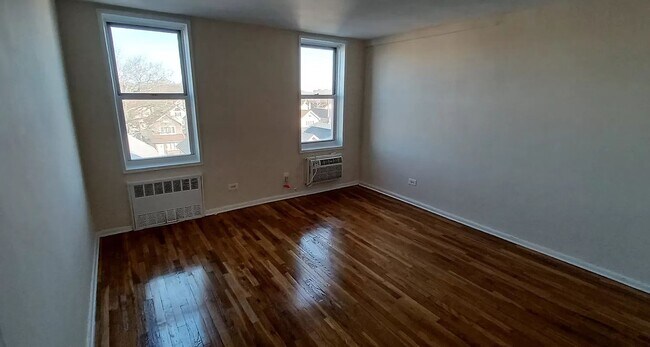 Foto del edificio - 3301 Nostrand Avenue