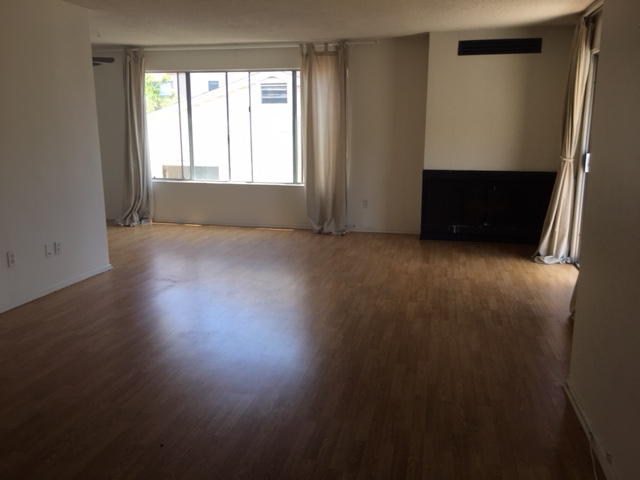 Building Photo - 117 Catamaran St
