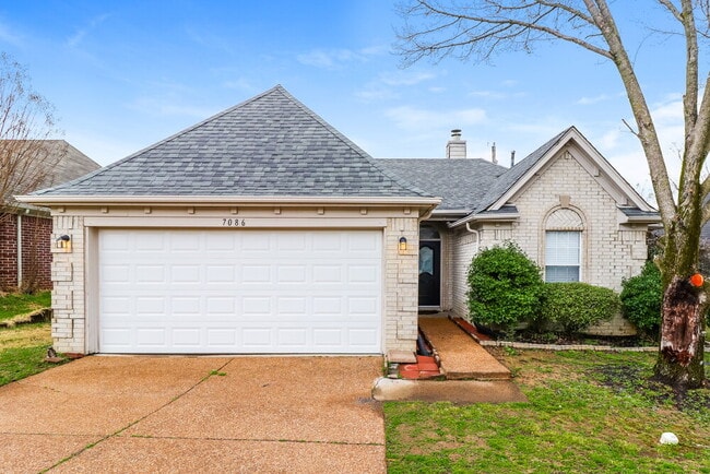 Building Photo - 7086 Lagrange Hill Dr
