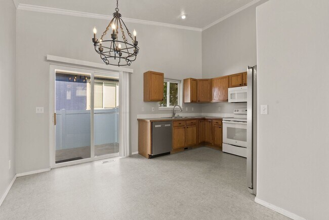 Building Photo - Adorable Greenacrees Home! Close to Schools!