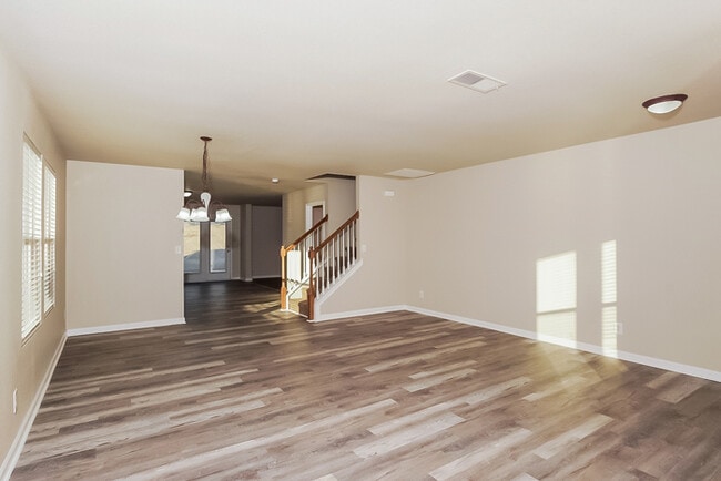 Building Photo - 203 Whitestone Dr NE