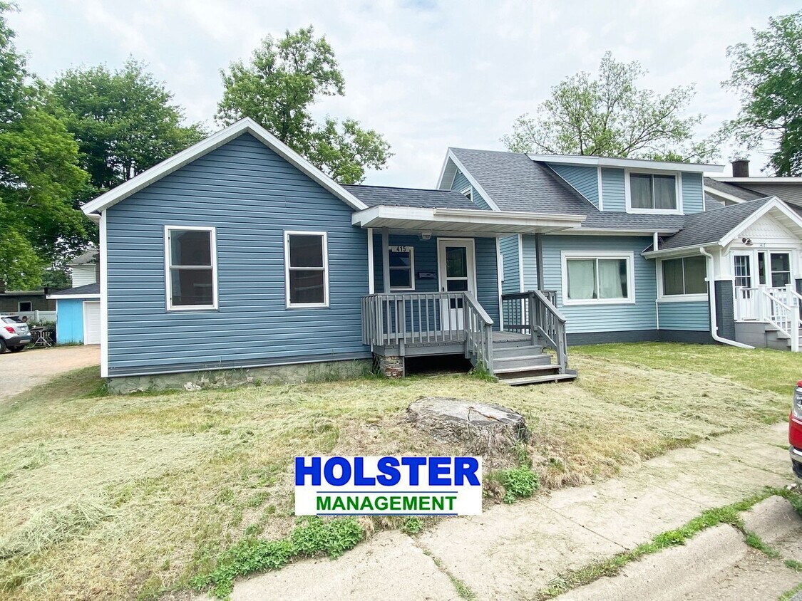 Foto principal - 2 BR Ranch Style Home with 1-Car Detached ...