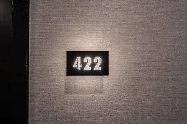 Building Photo - 1037 The Queensway