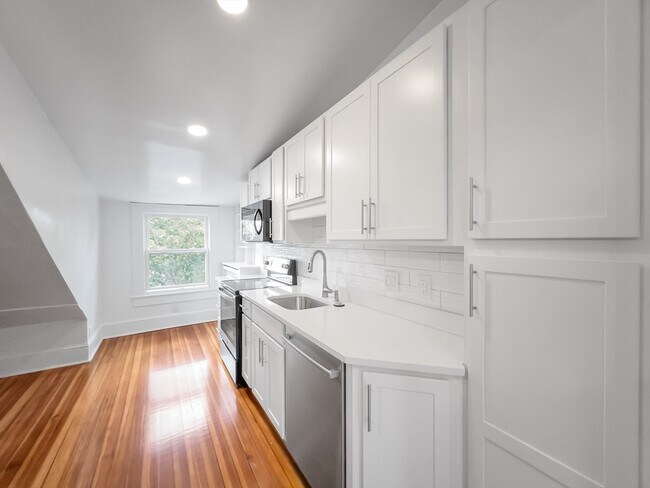 Foto del edificio - 100 Chestnut Ave