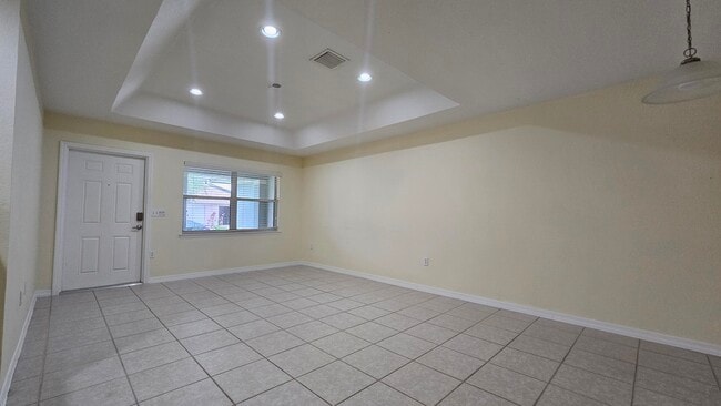 Building Photo - 1815 E Sanderling Ln