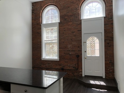 Building Photo - 100 Washington St