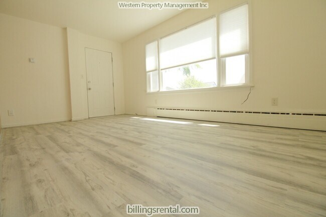 Building Photo - 711 Avenue B