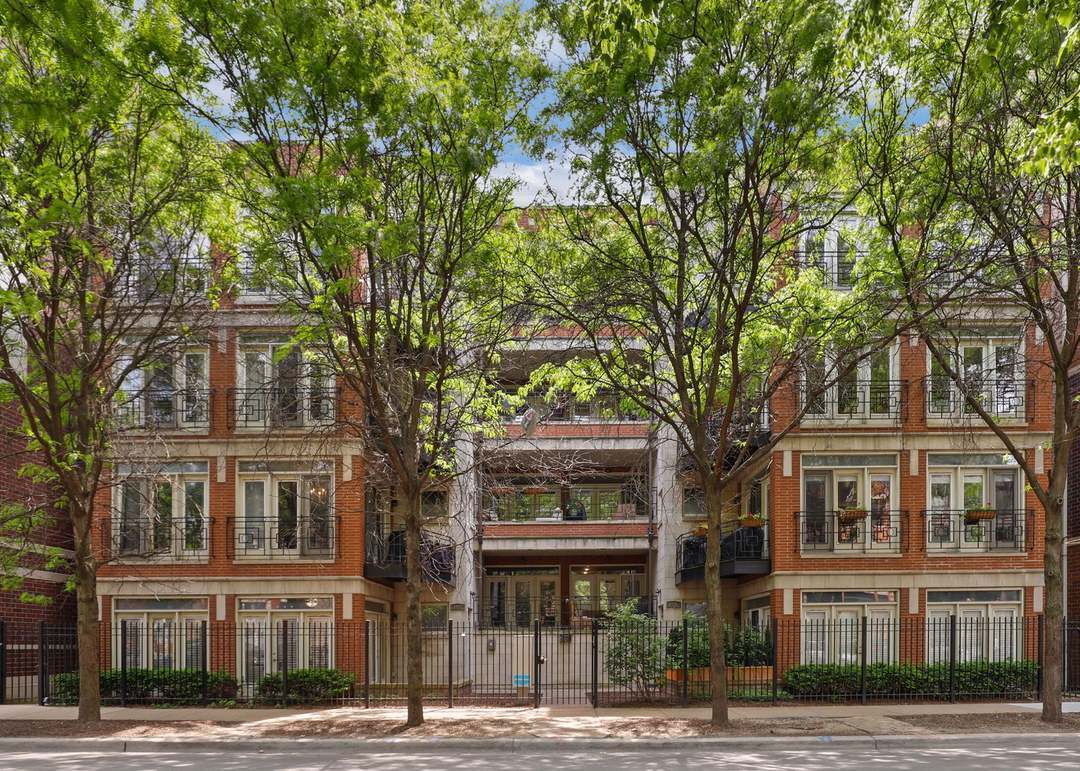 Foto principal - 1927 W Diversey Pkwy