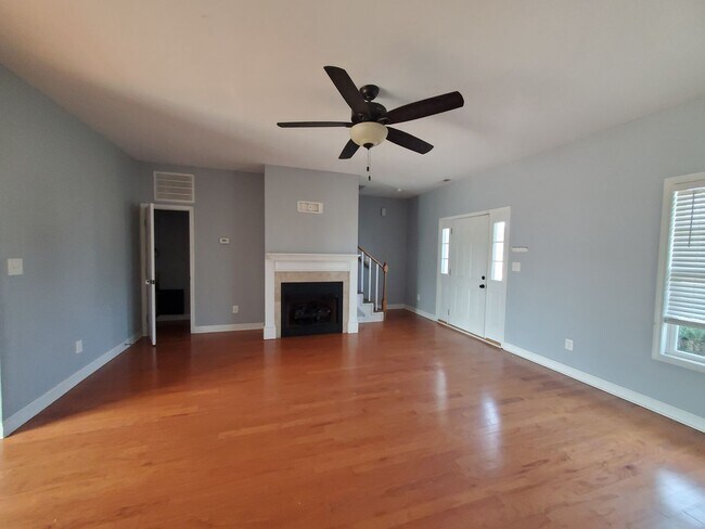 Foto del edificio - 459 Carolina Oaks Cir