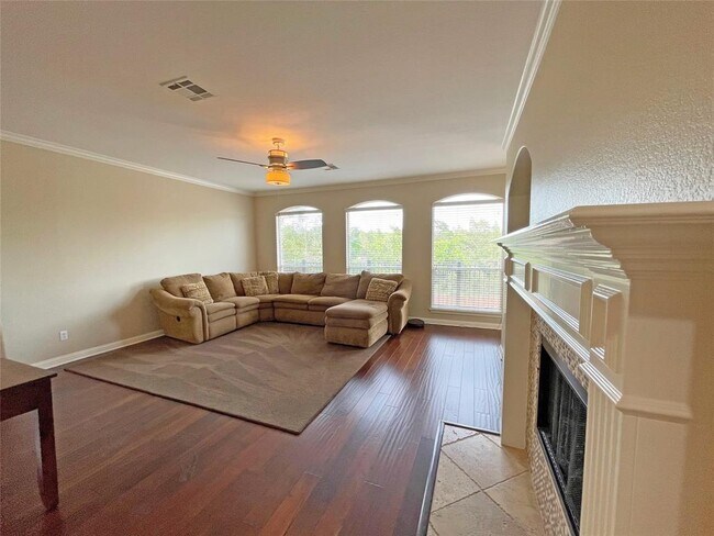 Building Photo - 11421 Dona Villa Dr