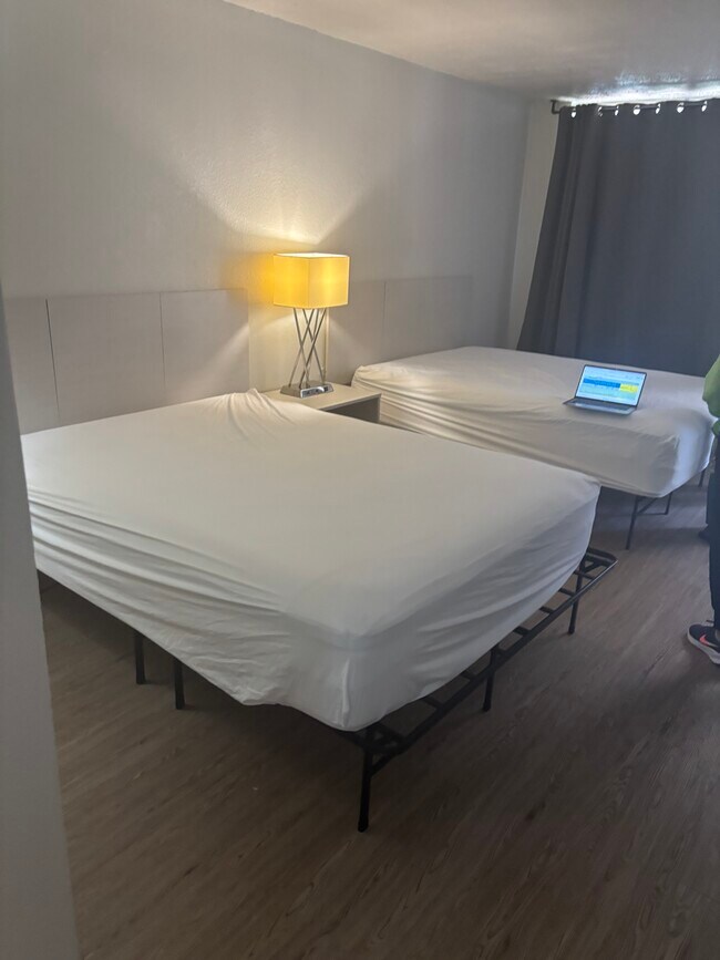 Building Photo - Bianca Arias HP0139