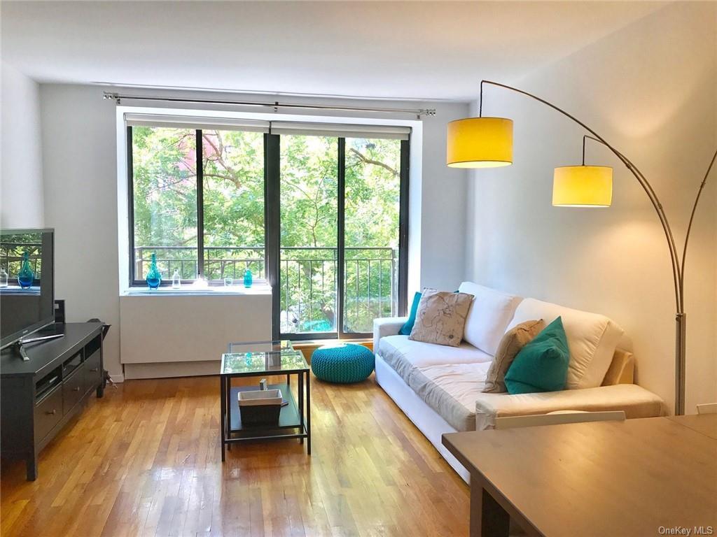 Primary Photo - 306 Mott St