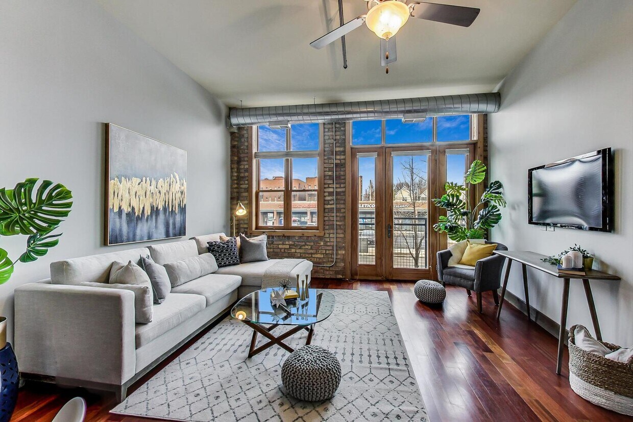 Foto principal - 3133 N Lakewood Ave