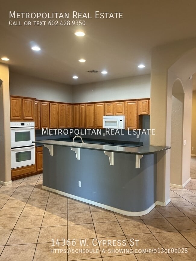 Building Photo - 14366 W Cypress St