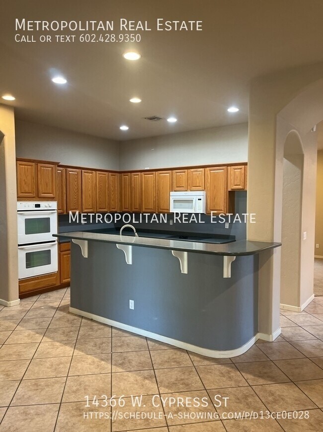 Foto del edificio - 14366 W Cypress St
