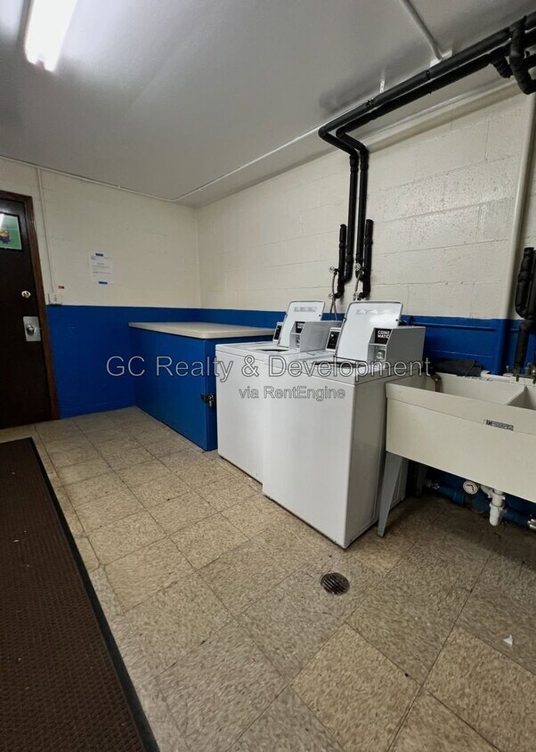 Foto del edificio - 525 N Highview Ave