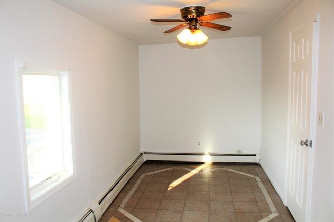 Foto del edificio - 22 Bay Ave