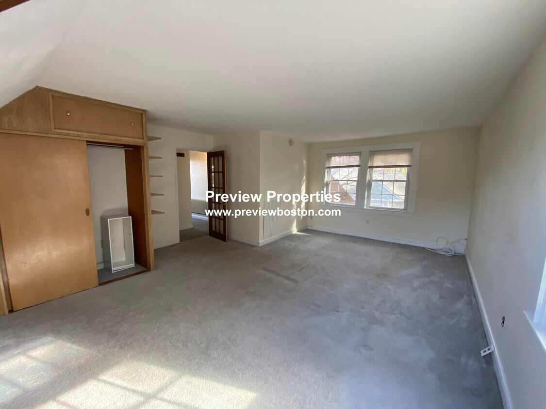 Primary Photo - 256 Lowell Ave