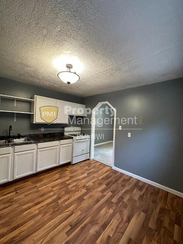 Building Photo - 3464 Iowa St