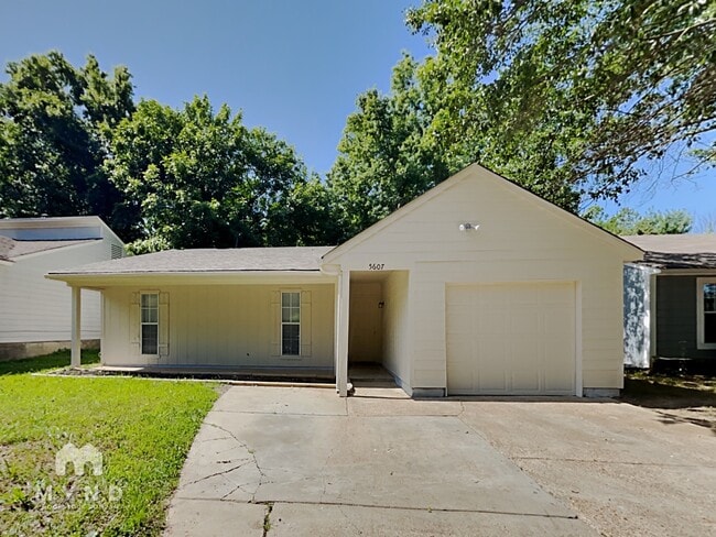 Building Photo - 5607 Maple Tree Dr