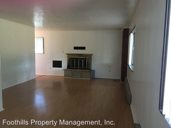 Building Photo - 3555 E Rimrock Dr