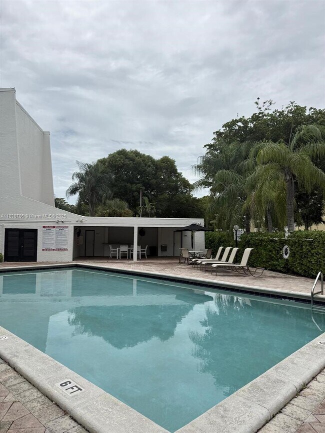 Foto del edificio - 2160 SW 16th Ave