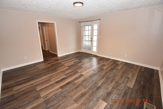 Foto del edificio - 3 Bedroom, 1 Bath Home in Greenfield