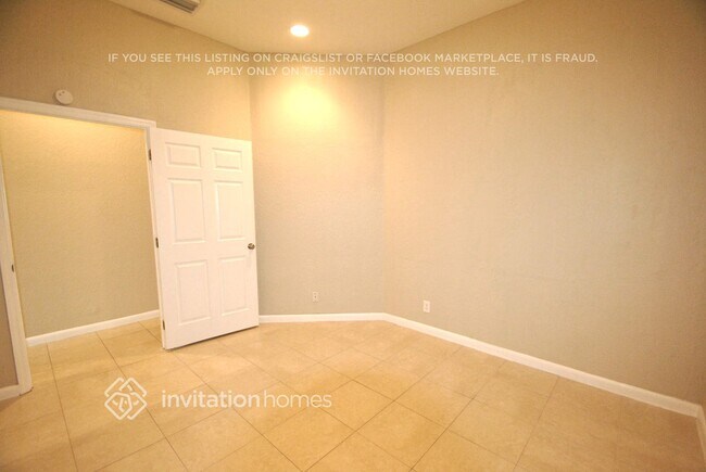 Building Photo - 2448 Sandy Cay