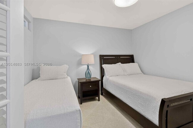 Foto del edificio - 2401 Collins Ave