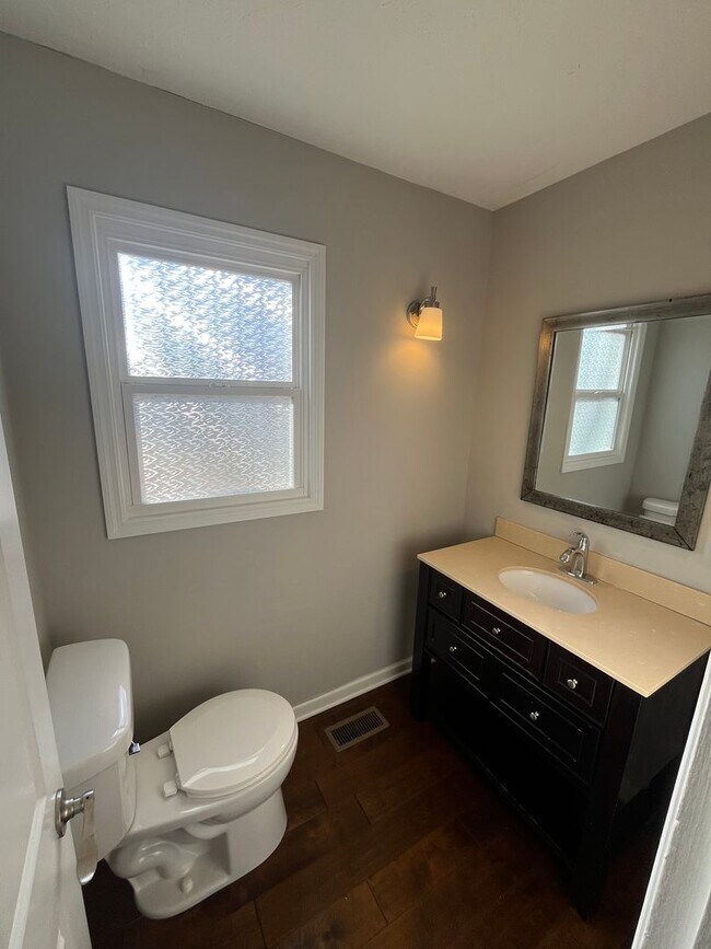 Foto del edificio - Well-Appointed East-Side Home with Exceptional Living Space in Sycamore Knolls