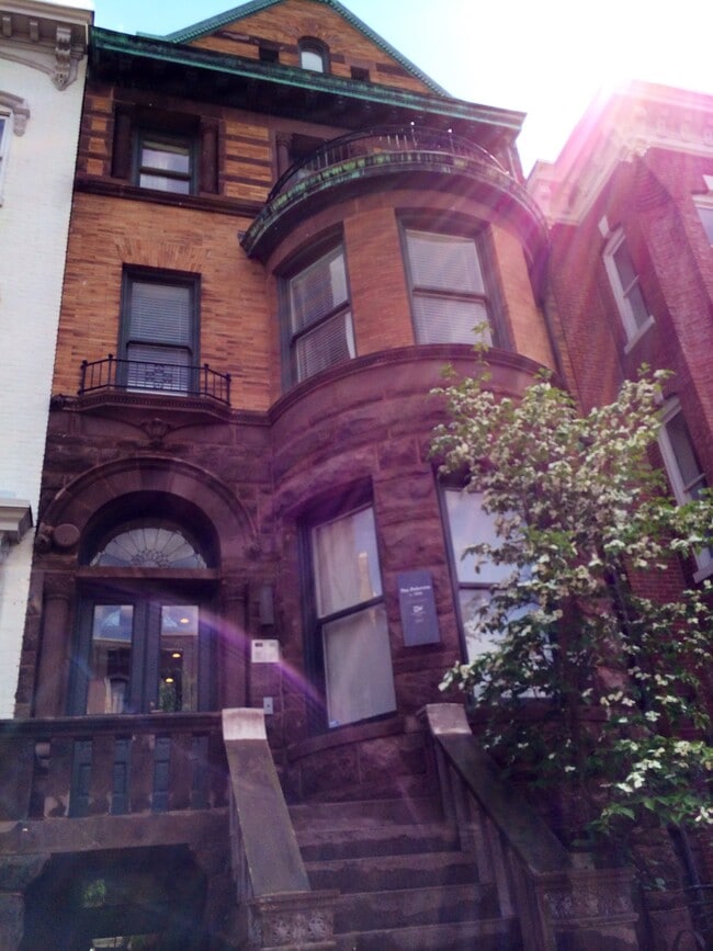 Building Photo - 442 M St NW #2