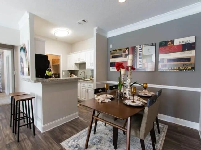 Building Photo - 100 Crossing Blvd