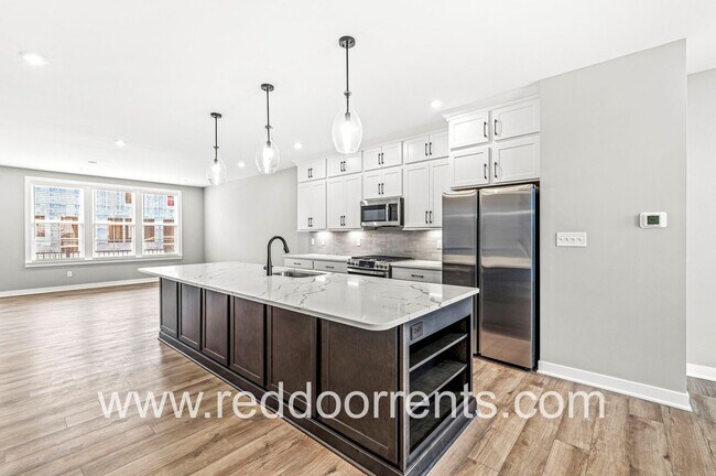 Foto del edificio - Welcome to Hampton Walk – where comfort me...