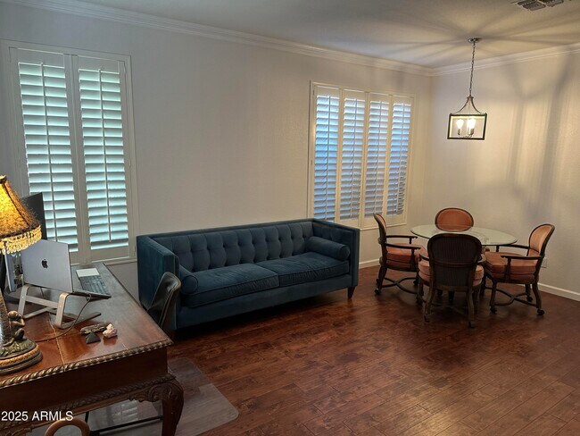 Foto del edificio - 3623 E Linda Ln
