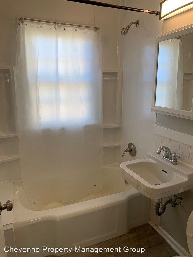 Building Photo - 2 br, 1 bath House - 1708 Logan Ave