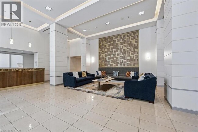 Photo du bâtiment - 230 King St E