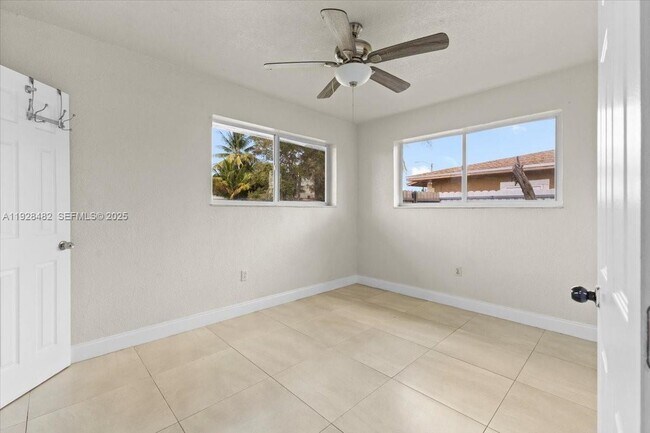Foto del edificio - 1787 NE 173rd St