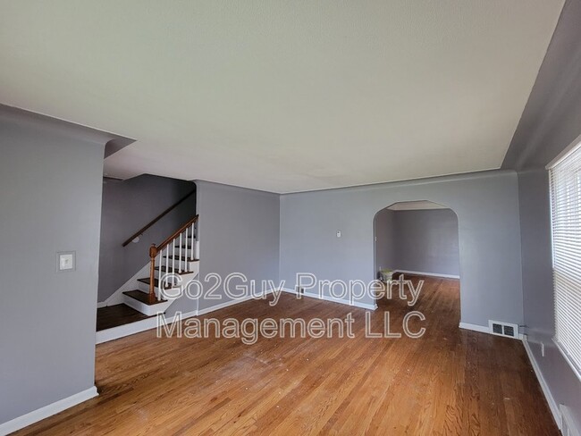 Building Photo - 2111 Ewald Cir