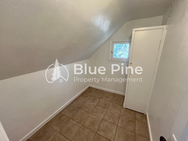 Building Photo - 1244 S 4th Ave