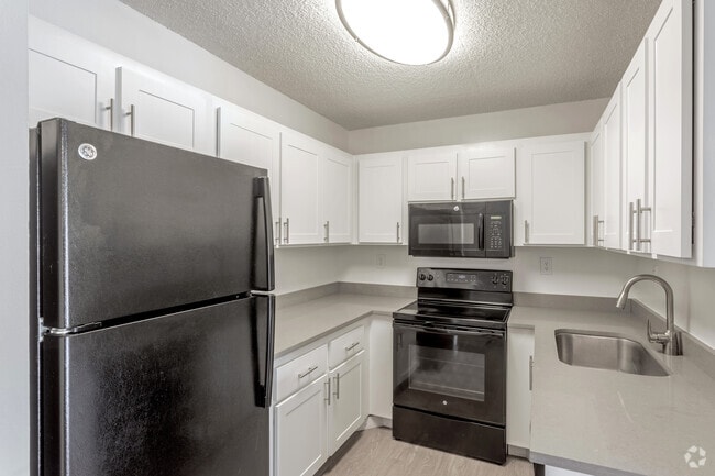 1BR,1BA - Augustine - Kitchen - Atwater