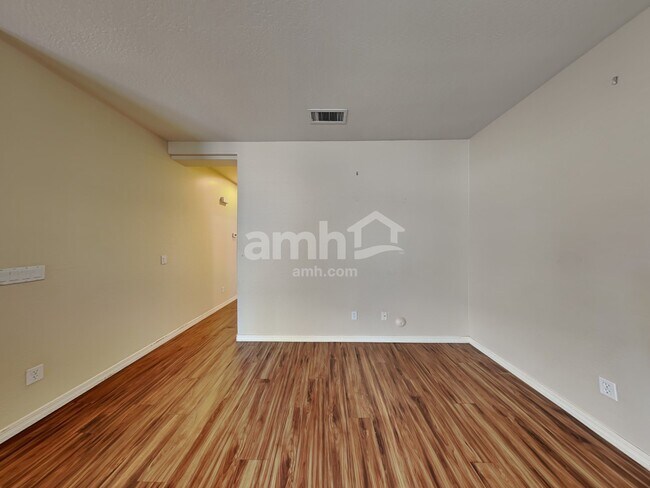 Building Photo - 18544 W Sanna Street