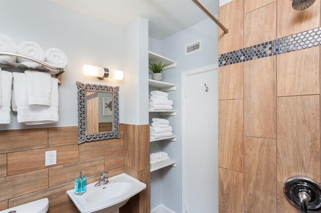 Foto del edificio - 407 E Crystal Lake St