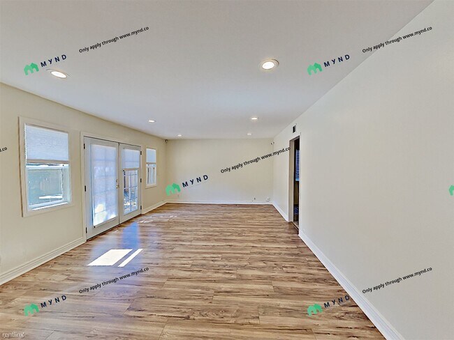 Building Photo - 4910 Elmwood Dr