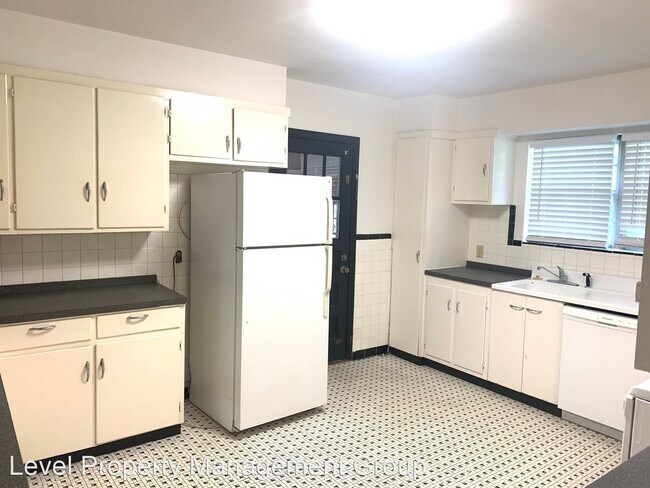 Building Photo - 2 br, 1.5 bath House - 307 McQueen Avenue