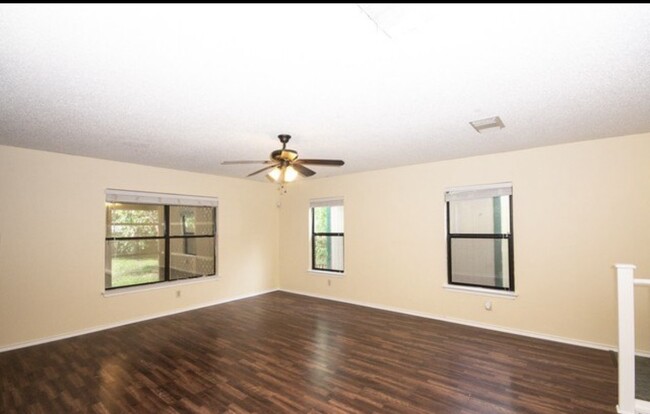 Foto del edificio - 6610 Beech Trail Dr