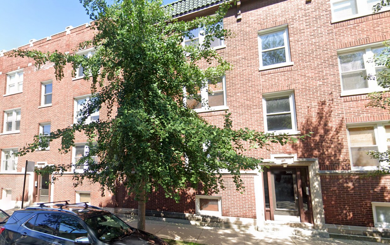 Primary Photo - A Fantastic 2-bed in Fabulous Lakeview