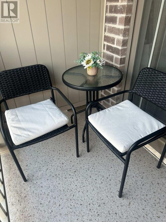 Building Photo - 19 Picardy Dr