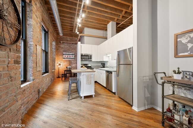Building Photo - 226 N Clinton St